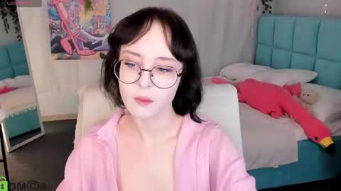 Snapshot of lilac_muse chatting on July 17, 10:55 am Lili online show from July 17, 10:55 am