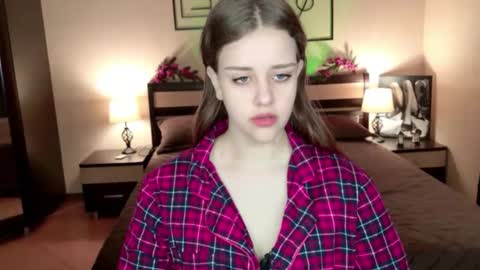 Snapshot of lilasparkling chatting on May 8, 9:36 am LilaSparkling online show from May 8, 9:36 am