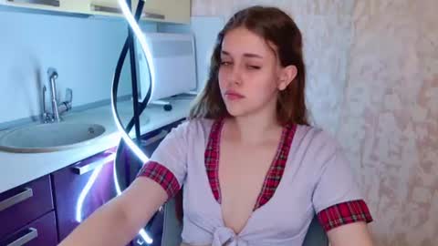 LilaSparkling online show from July 1, 2:51 pm
