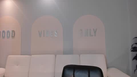 Snapshot of lilawest chatting on February 26, 6:11 pm Lila West online show from February 26, 6:11 pm