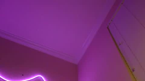 Snapshot of lilbeccaxo chatting on February 24, 8:27 am Rebecca online show from February 24, 8:27 am