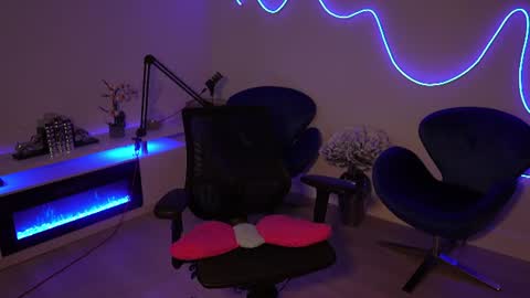 Snapshot of lilbeccaxo chatting on June 22, 4:59 pm Rebecca online show from June 22, 4:59 pm