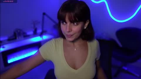 Snapshot of lilbeccaxo chatting on June 29, 4:40 pm Rebecca online show from June 29, 4:40 pm