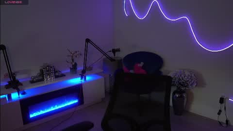 Snapshot of lilbeccaxo chatting on July 8, 5:28 pm Rebecca online show from July 8, 5:28 pm