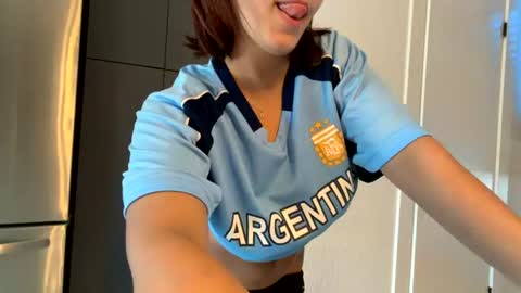 Snapshot of lilbeccaxo chatting on July 19, 4:33 pm Rebecca online show from July 19, 4:33 pm