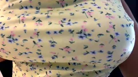 Snapshot of lilbeccaxo chatting on July 23, 5:55 pm Rebecca online show from July 23, 5:55 pm