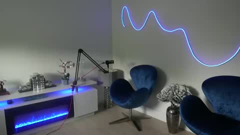 Snapshot of lilbeccaxo chatting on August 3, 5:38 pm Rebecca online show from August 3, 5:38 pm