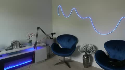 Snapshot of lilbeccaxo chatting on August 4, 2:19 pm Rebecca online show from August 4, 2:19 pm