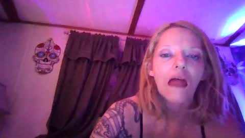 Snapshot of lilbit4u chatting on December 26, 9:22 am lilbit4u online show from December 26, 9:22 am