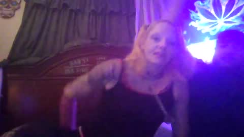 Snapshot of lilbit4u chatting on March 6, 2:41 am lilbit4u online show from March 6, 2:41 am