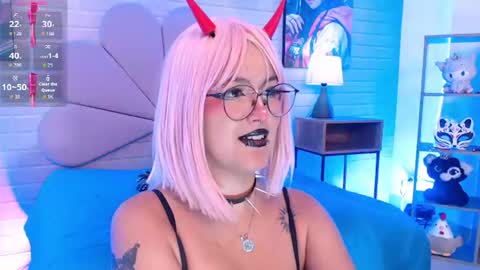 Snapshot of lilcandy19 chatting on June 13, 12:14 pm lilcandy19 online show from June 13, 12:14 pm