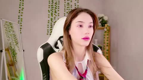 Snapshot of lilcatalia chatting on July 24, 10:24 am Hi im Yuki online show from July 24, 10:24 am