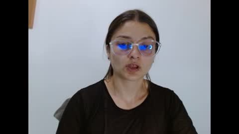 Snapshot of lilcoralinne_0 chatting on May 27, 1:57 am Valeri Villalobos IG villa lobosvaleri online show from May 27, 1:57 am