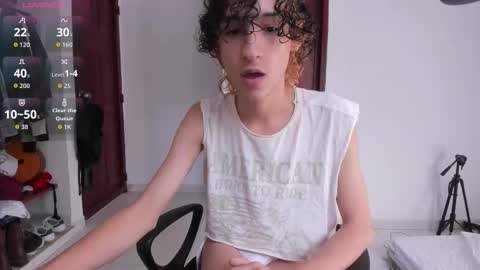 Snapshot of lildan18 chatting on December 15, 1:26 pm Daniel online show from December 15, 1:26 pm