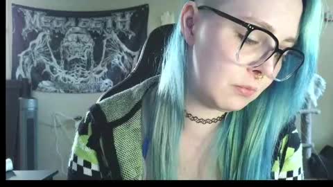 Snapshot of lilemmy1999 chatting on May 21, 9:33 pm emily ryanson online show from May 21, 9:33 pm