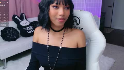 evie online show from December 3, 2:41 am