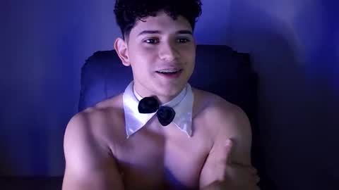 Snapshot of lilhotnando chatting on October 14, 4:13 am Fernando online show from October 14, 4:13 am