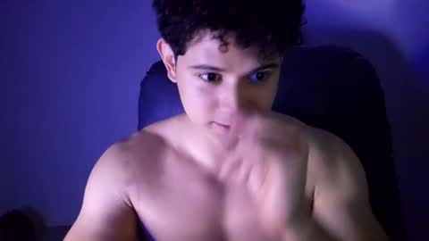 Snapshot of lilhotnando chatting on November 15, 4:21 am Fernando online show from November 15, 4:21 am