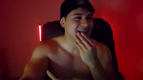 Snapshot of lilhotnando chatting on November 25, 6:13 am Fernando online show from November 25, 6:13 am