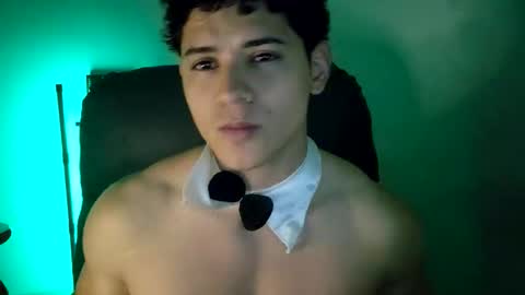 Snapshot of lilhotnando chatting on November 30, 4:16 am Fernando online show from November 30, 4:16 am