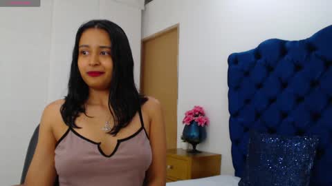 Snapshot of lili666_ chatting on May 12, 3:25 am Lili online show from May 12, 3:25 am
