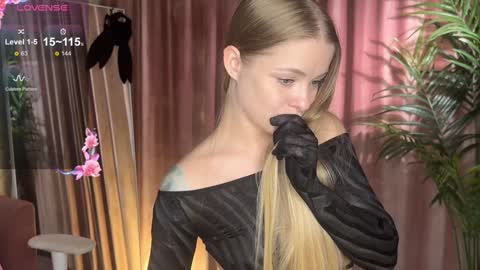 Lili online show from September 15, 10:59 am