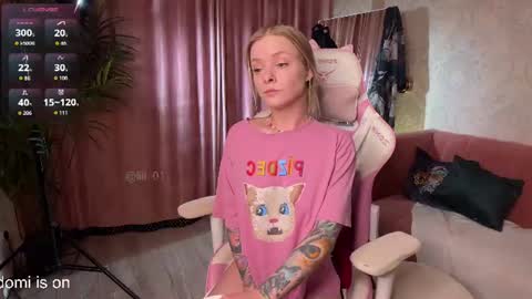 Snapshot of lili_01 chatting on July 14, 2:01 pm Lili online show from July 14, 2:01 pm