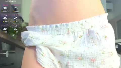 lili__roze_ online show from July 2, 5:13 am