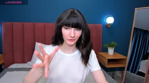 Snapshot of lili_flowerr chatting on March 11, 2:32 am Lilli follow me kiss online show from March 11, 2:32 am