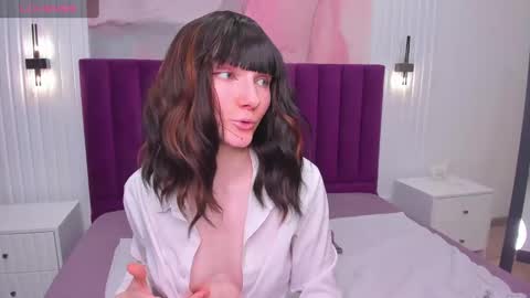 Snapshot of lili_flowerr chatting on March 12, 8:51 am Lilli follow me kiss online show from March 12, 8:51 am