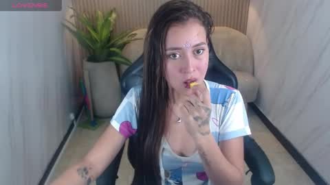 lili_mint_tf online show from April 30, 3:57 am