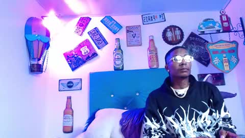 Snapshot of lili_roussi chatting on November 18, 12:49 am lili_roussi online show from November 18, 12:49 am