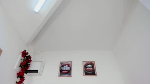 Snapshot of lili_stone_ chatting on February 8, 2:48 am Lili Stone online show from February 8, 2:48 am