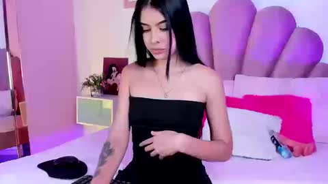 Snapshot of lili_stone_ chatting on March 13, 3:46 am Lili Stone online show from March 13, 3:46 am