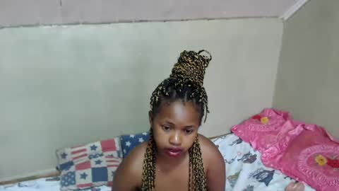 Snapshot of liliahsexie chatting on January 24, 3:54 am liliah online show from January 24, 3:54 am