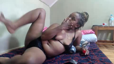 Snapshot of liliahsexie chatting on February 1, 12:58 pm liliah online show from February 1, 12:58 pm