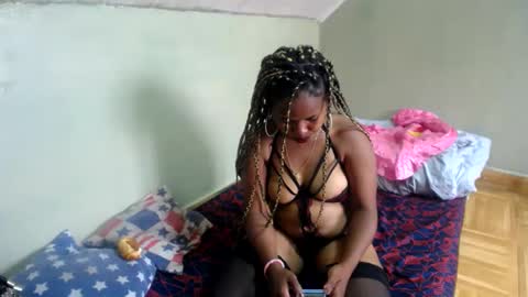 Snapshot of liliahsexie chatting on February 5, 11:34 am liliah online show from February 5, 11:34 am