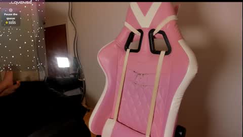 Snapshot of lilian_vergara chatting on March 6, 11:42 pm holis soy lily chang no olvides el pulgar arriba es muy importante para mi 3 independent model online show from March 6, 11:42 pm