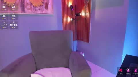 holis soy lily chang no olvides el pulgar arriba es muy importante para mi 3 independent model online show from October 28, 8:00 pm