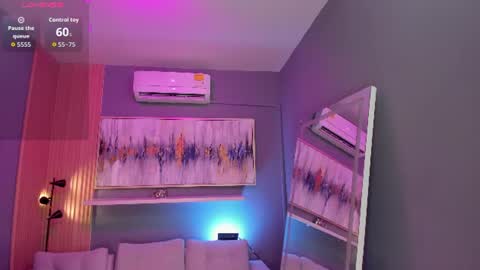 Snapshot of lilian_vergara chatting on June 12, 6:40 pm holis soy lily chang no olvides el pulgar arriba es muy importante para mi 3 independent model online show from June 12, 6:40 pm