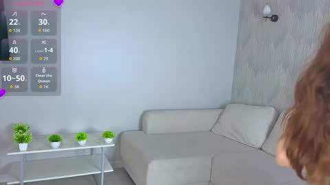 Snapshot of lilianbickford chatting on April 21, 3:07 pm Hi I am Luna online show from April 21, 3:07 pm