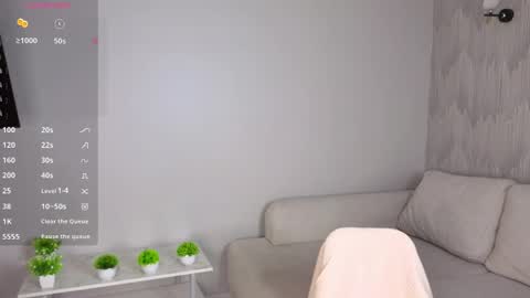 Snapshot of lilianbickford chatting on May 7, 3:06 pm Hi I am Luna online show from May 7, 3:06 pm