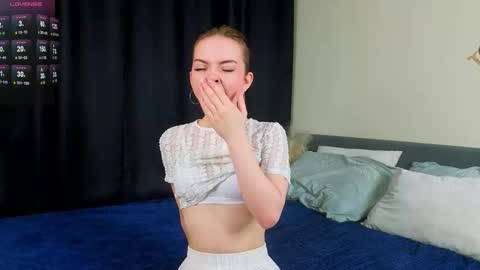 Snapshot of lilianbierly chatting on October 2, 2:46 pm Greetings from the Luna3 I wish you the best mood for an interesting day online show from October 2, 2:46 pm