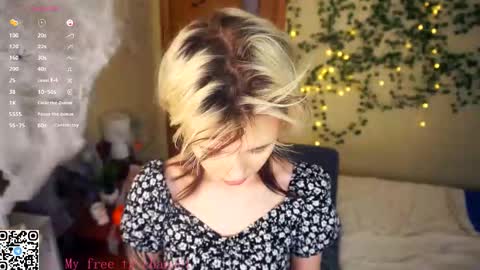 Snapshot of liliandaniels chatting on November 5, 6:24 am Lilian online show from November 5, 6:24 am