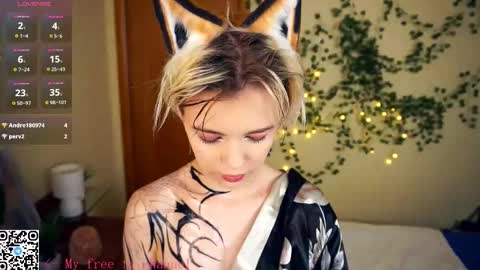 Snapshot of liliandaniels chatting on November 19, 7:30 am Lilian online show from November 19, 7:30 am