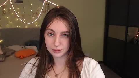 Snapshot of liliatlu chatting on December 1, 1:43 am Lilu online show from December 1, 1:43 am