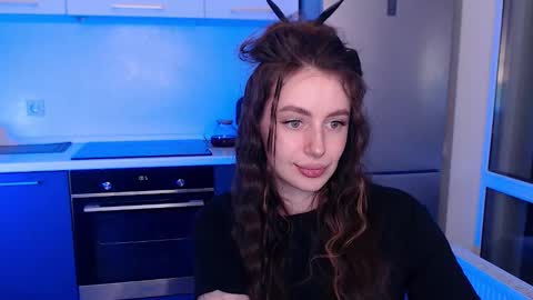 Snapshot of liliatlu chatting on February 12, 11:00 pm Lilu online show from February 12, 11:00 pm