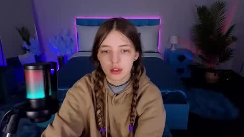 Snapshot of lilibakery chatting on December 5, 3:59 am Lili Bakery online show from December 5, 3:59 am