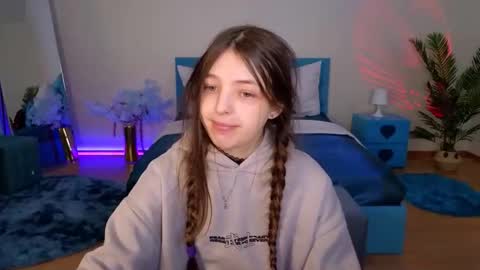 Lili Bakery online show from March 3, 1:56 am