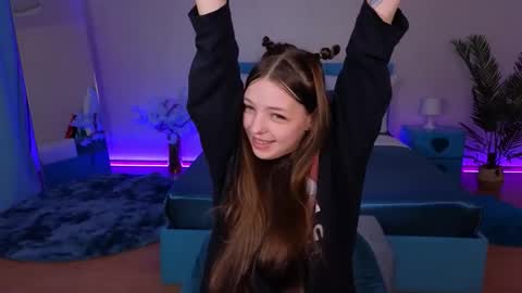 Lili Bakery online show from May 23, 2:28 am